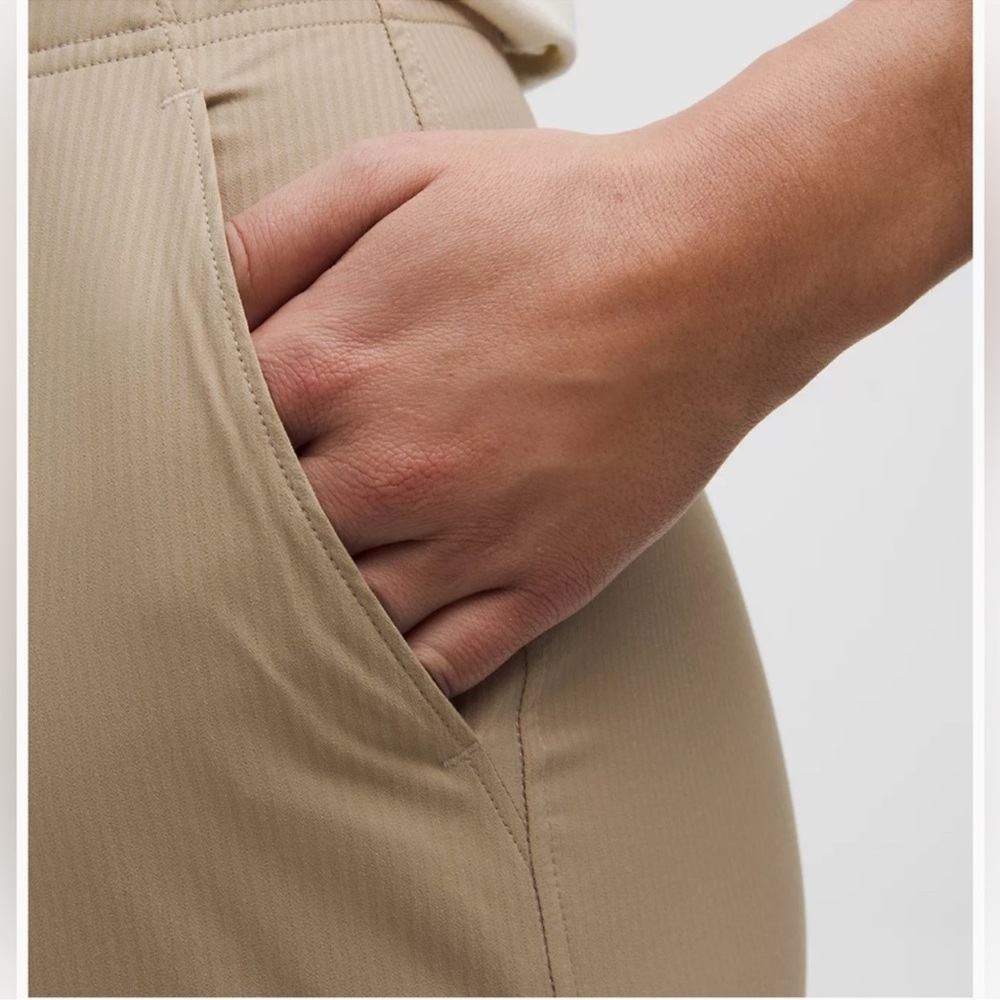 NWT Lululemon Dance Studio Slim-Fit HR Flared Pant in Sheer Oak - Picture 3 of 9